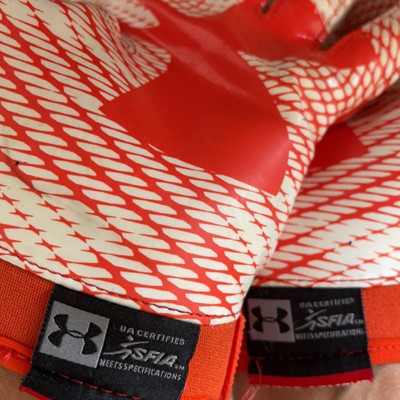 NEW•Under Armour Swarm Receiver Gloves NEW FOOTBALL - Picture 5 of 8